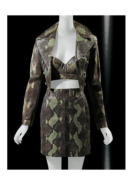 Книга Fashion Designers A-Z. 2020 Edition (9783836578820) Taschen (364656152)