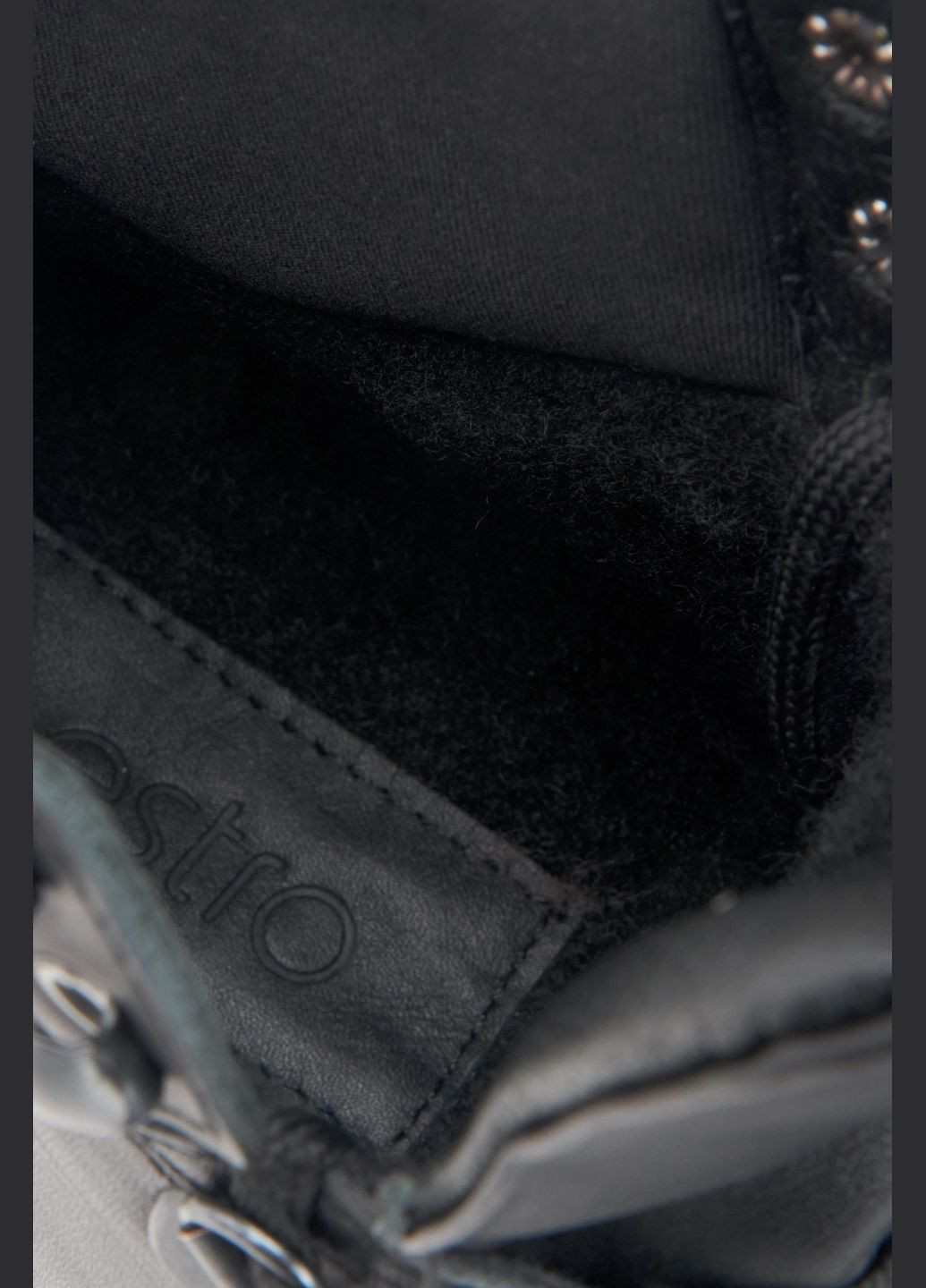 Черные осенние ботинки, цвет черный Estro