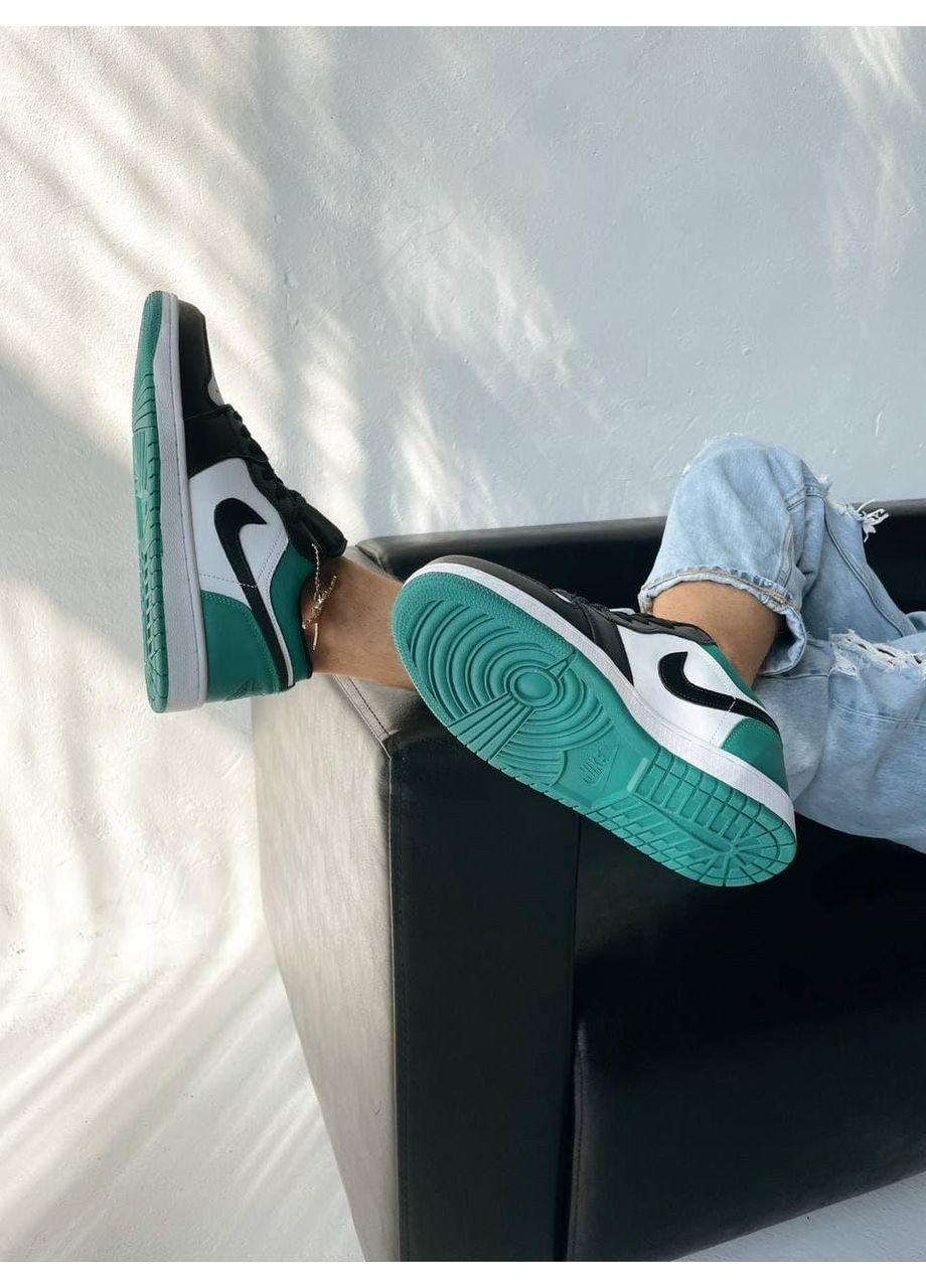 КРОСІВКИ ЖІНОЧІ NIKE AIR JORDAN RETRO 1 LOW GREEN WHITE BLACK НАЙК АІР ДЖОРДАН No Brand сірі демісезони (367176996)