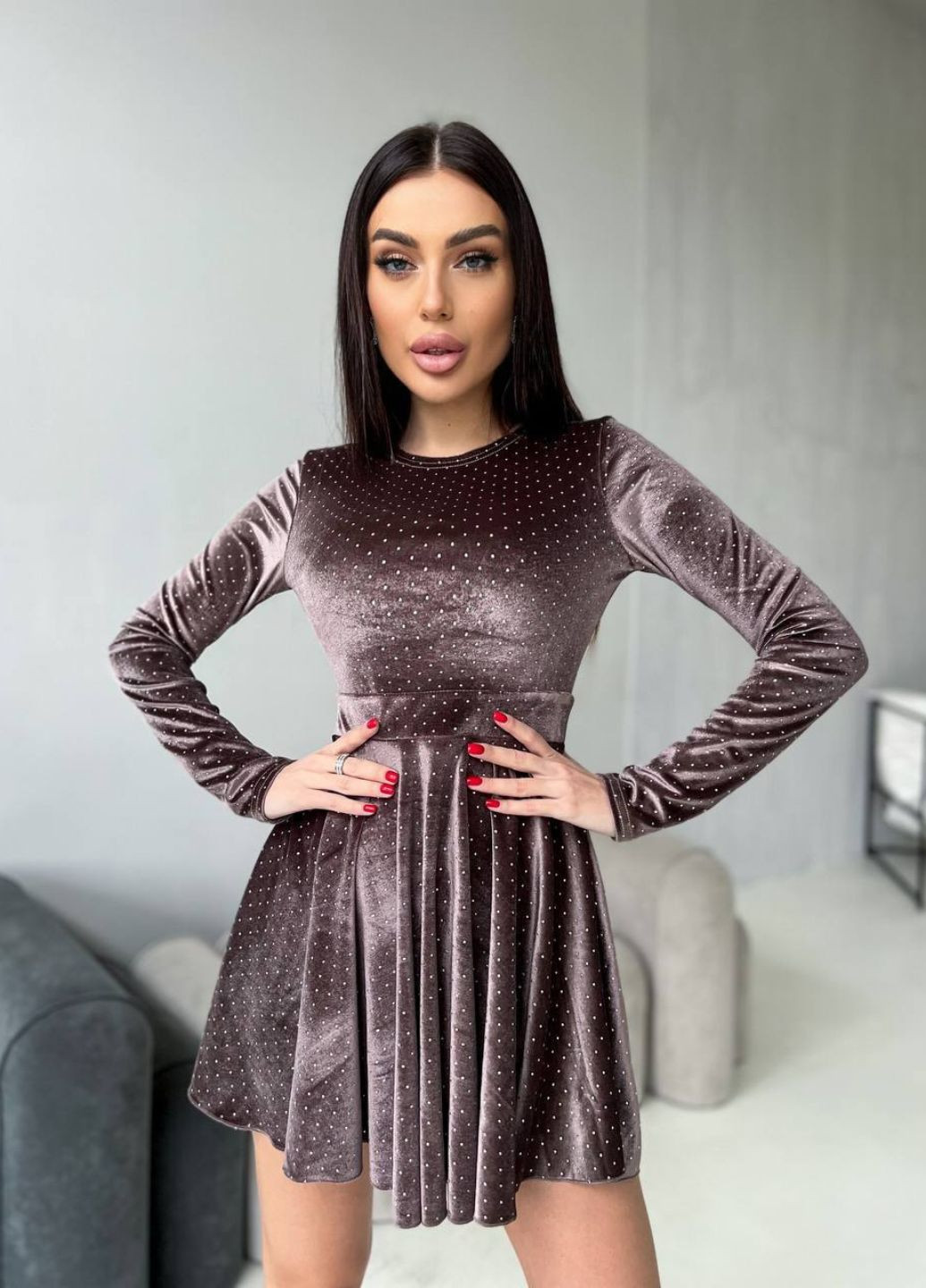 Кавова коктейльна сукня з оксамиту з блискучим напиленням і пишною спідницею з пишною спідницею Allthings в горошок