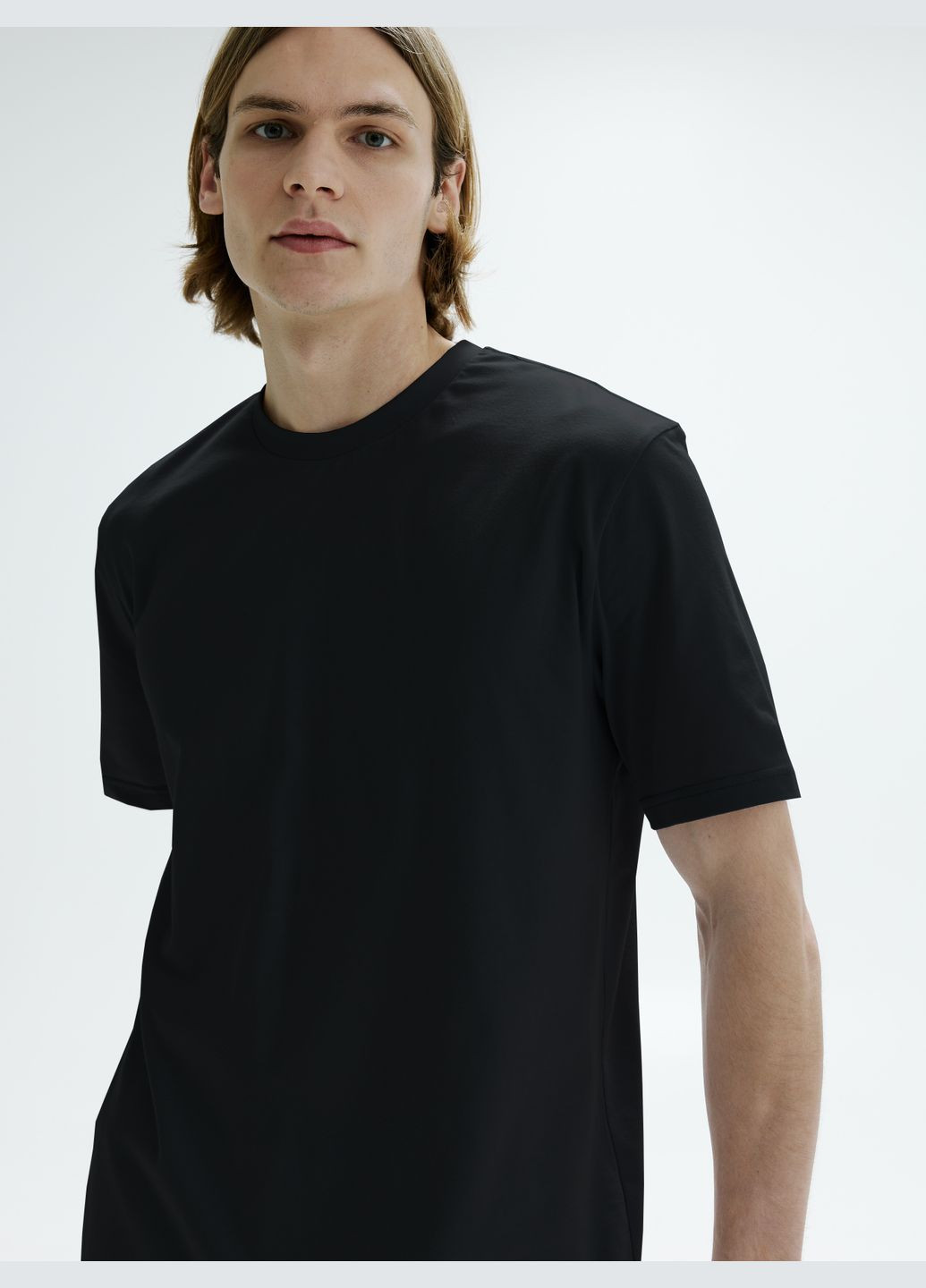 Чорна футболка для чоловіків з коротким рукавом Роза