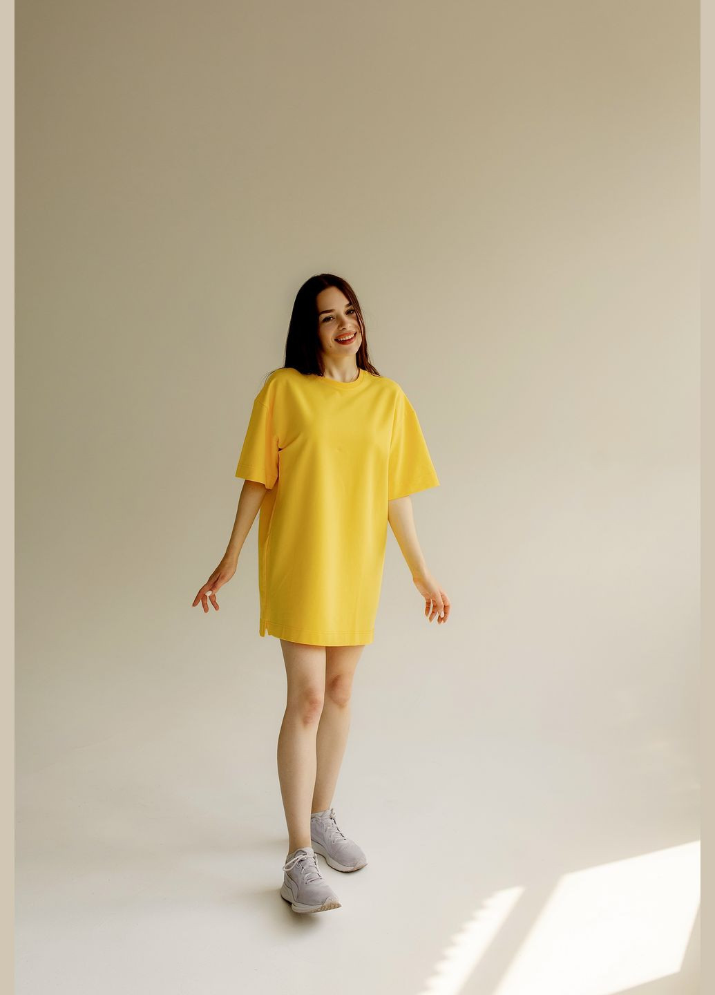 Оверсайз футболка чимчикує дах жовта nadiupishou (337990772)