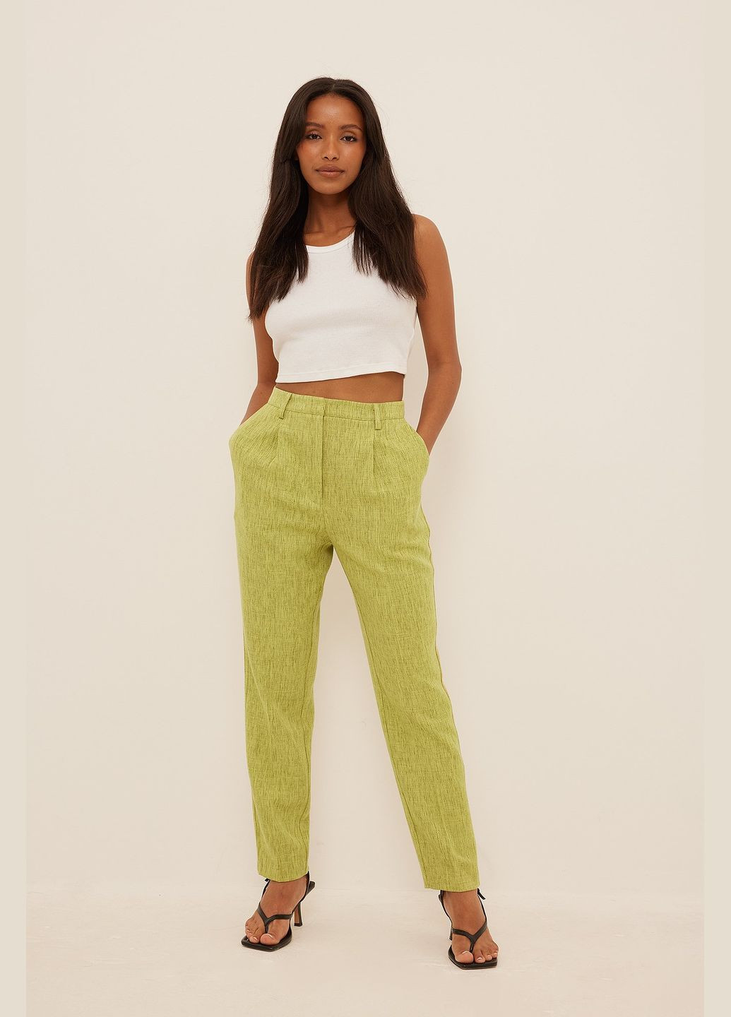 Светло-зеленые брюки NA-KD