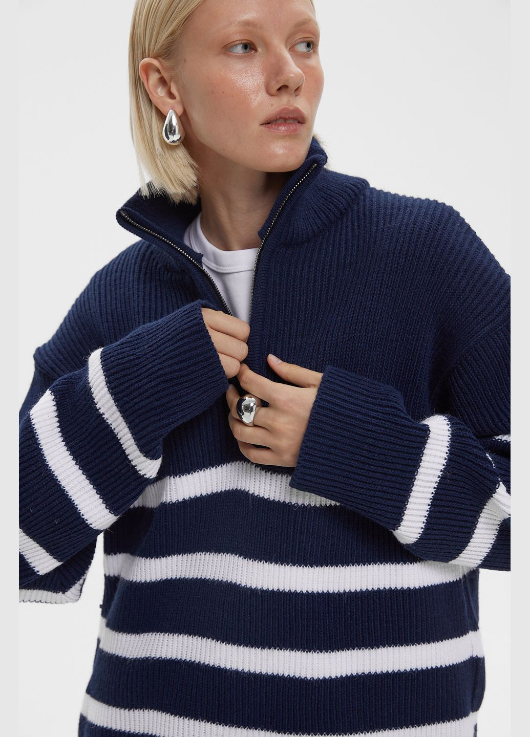 Светло-бежевый демисезонный свитер, цвет молочный Estro