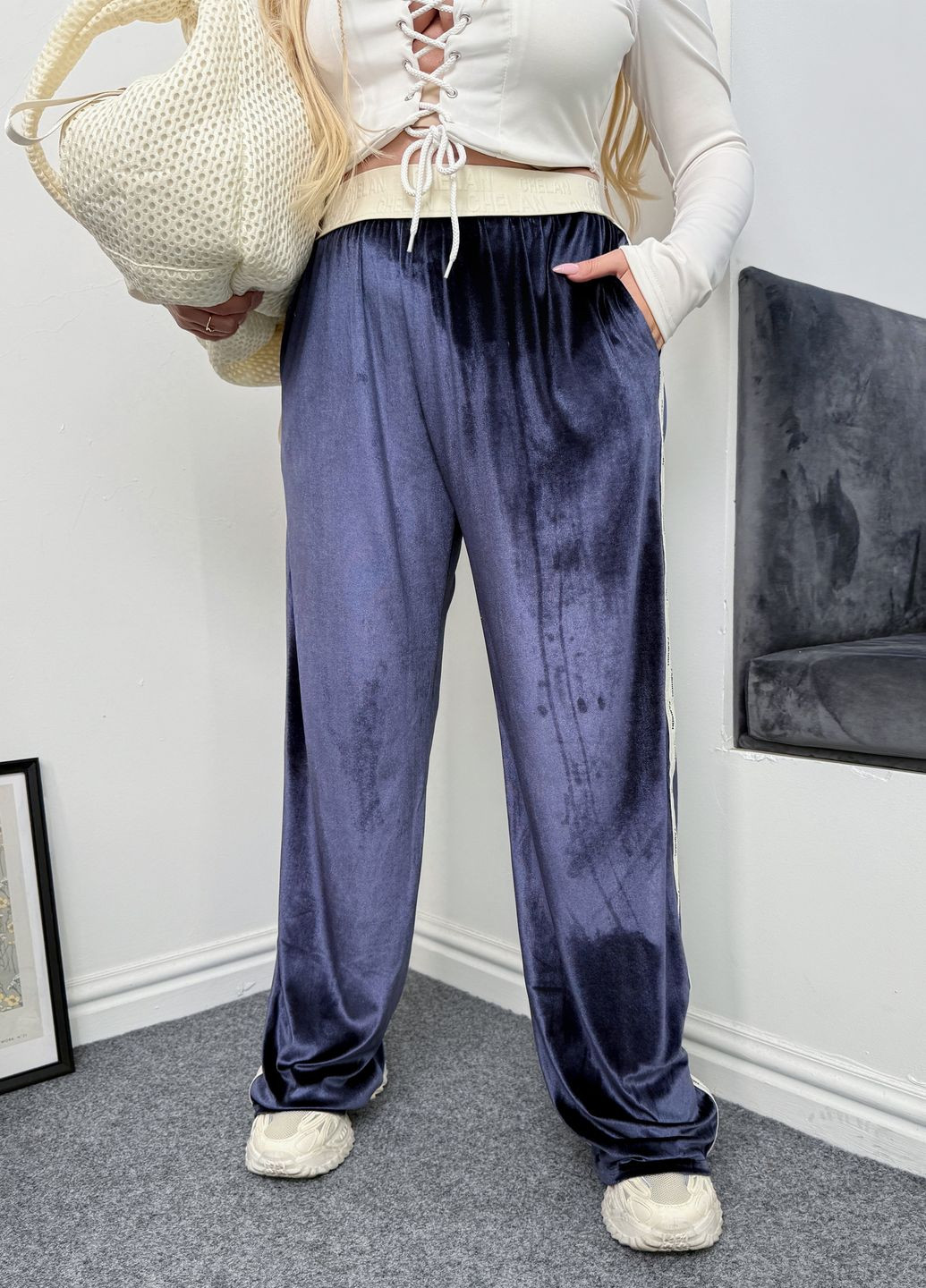 Штани жіночі велюрові з лампасами No Brand (364631167)