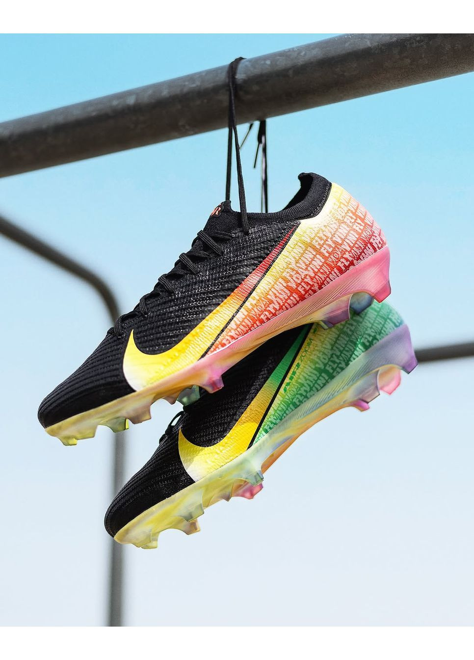 Черные бутсы для футбола mercurial vapor 16 elite vini jr. personal edition fg No Brand