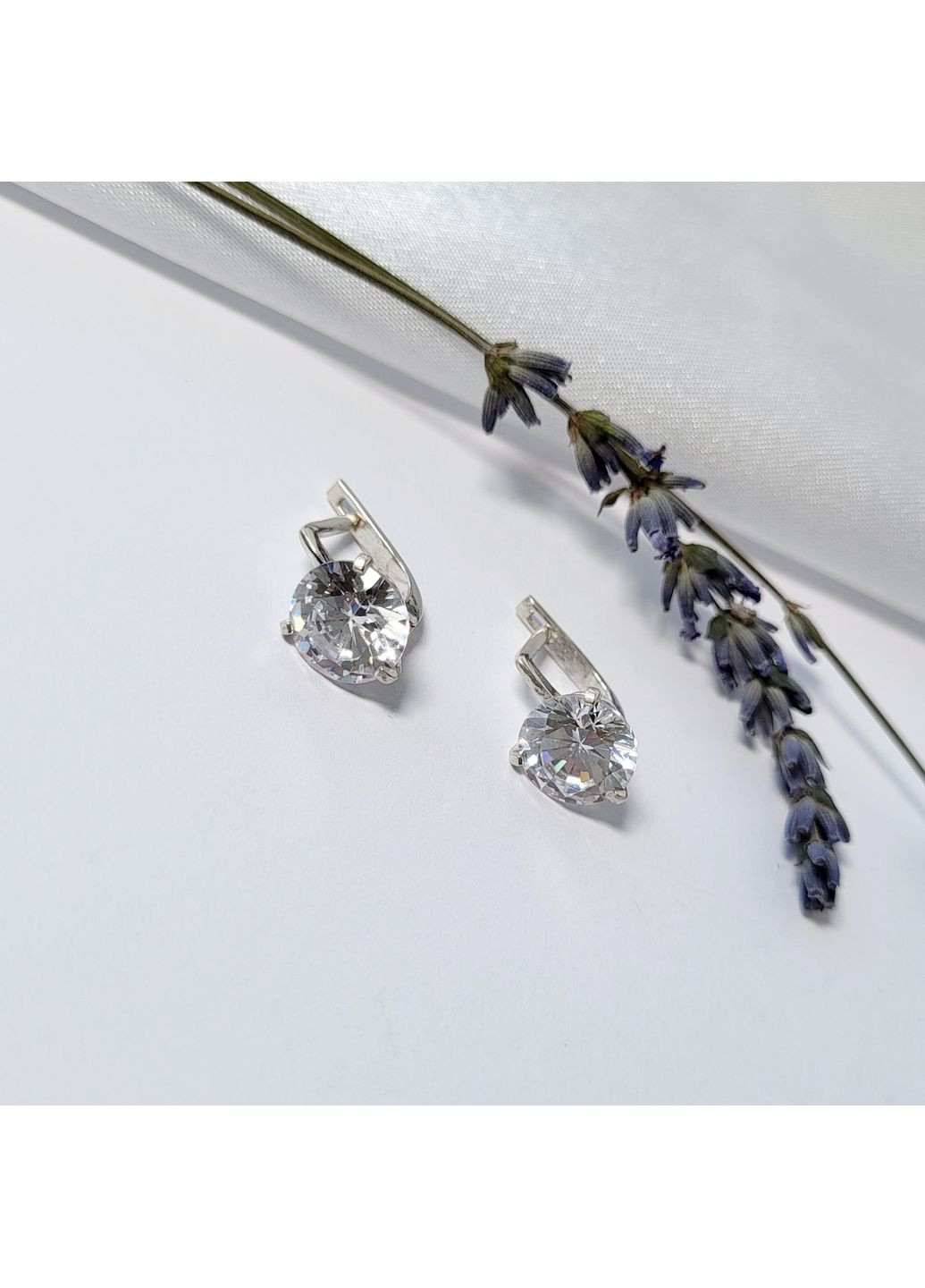 Срібні сережки з Великим білим каменем 10 мм срібло 925 проби 2455 3.20г Nobrand (370438650)