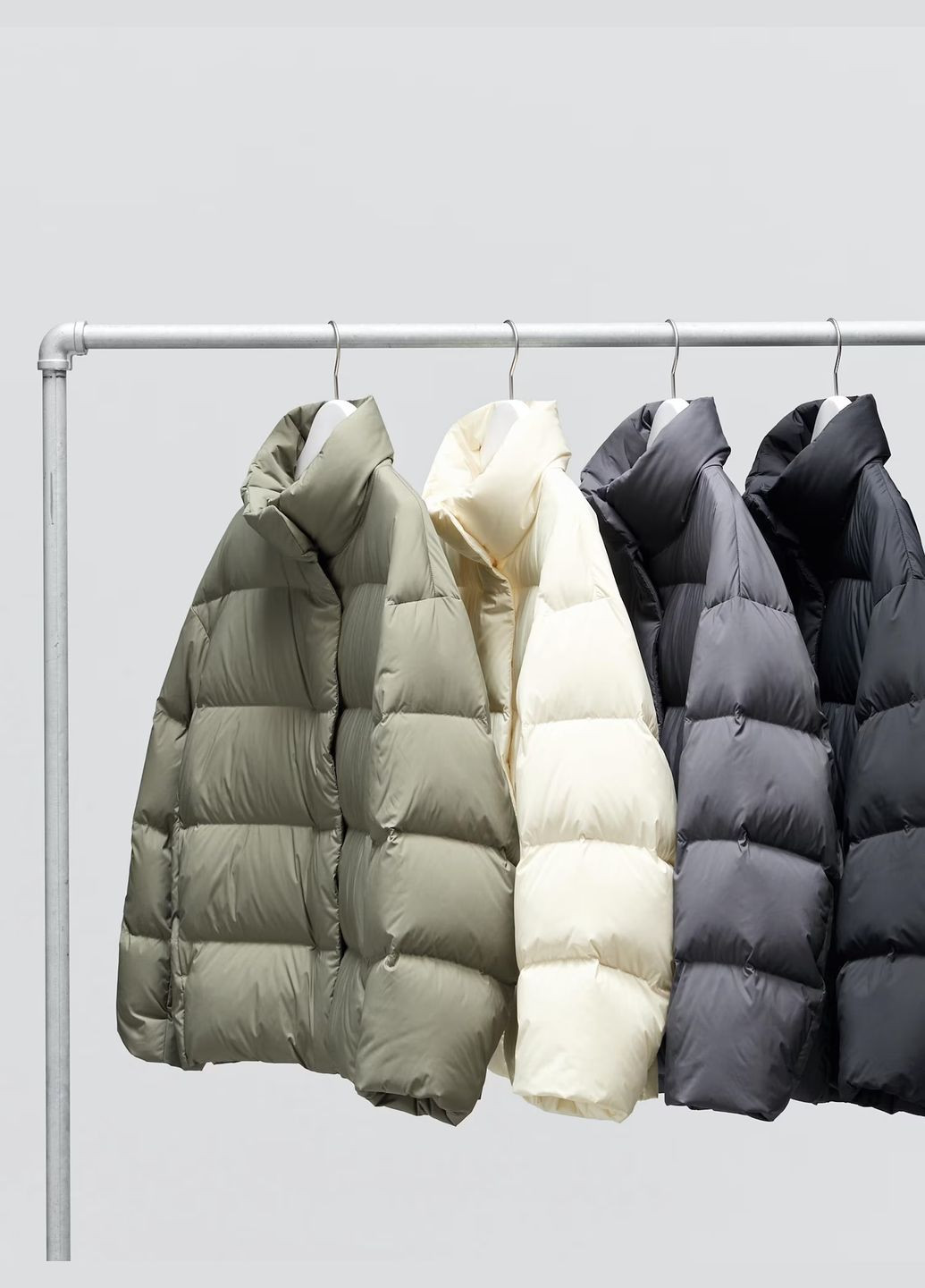 Оливковый (хаки) Пуховик Uniqlo