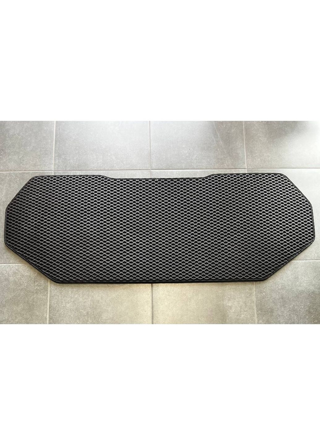 Килимок в багажник Rivian R1T 2021- передній,Чорний Eva (360619446)