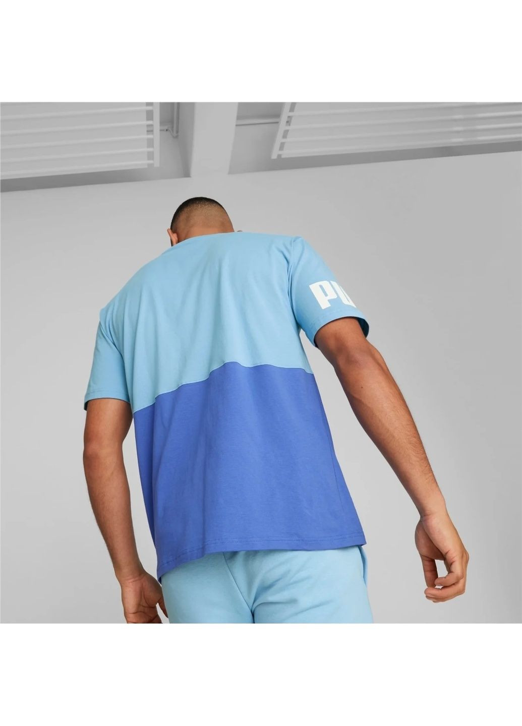 Блакитна футболка чоловіча power colourblock light blue 673321-93 Puma