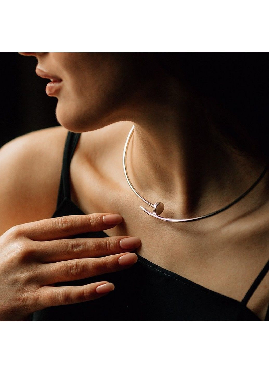 Кольє-чокер цвях жіночий із медичної сталі золотистий з камінням No Brand (368713764)