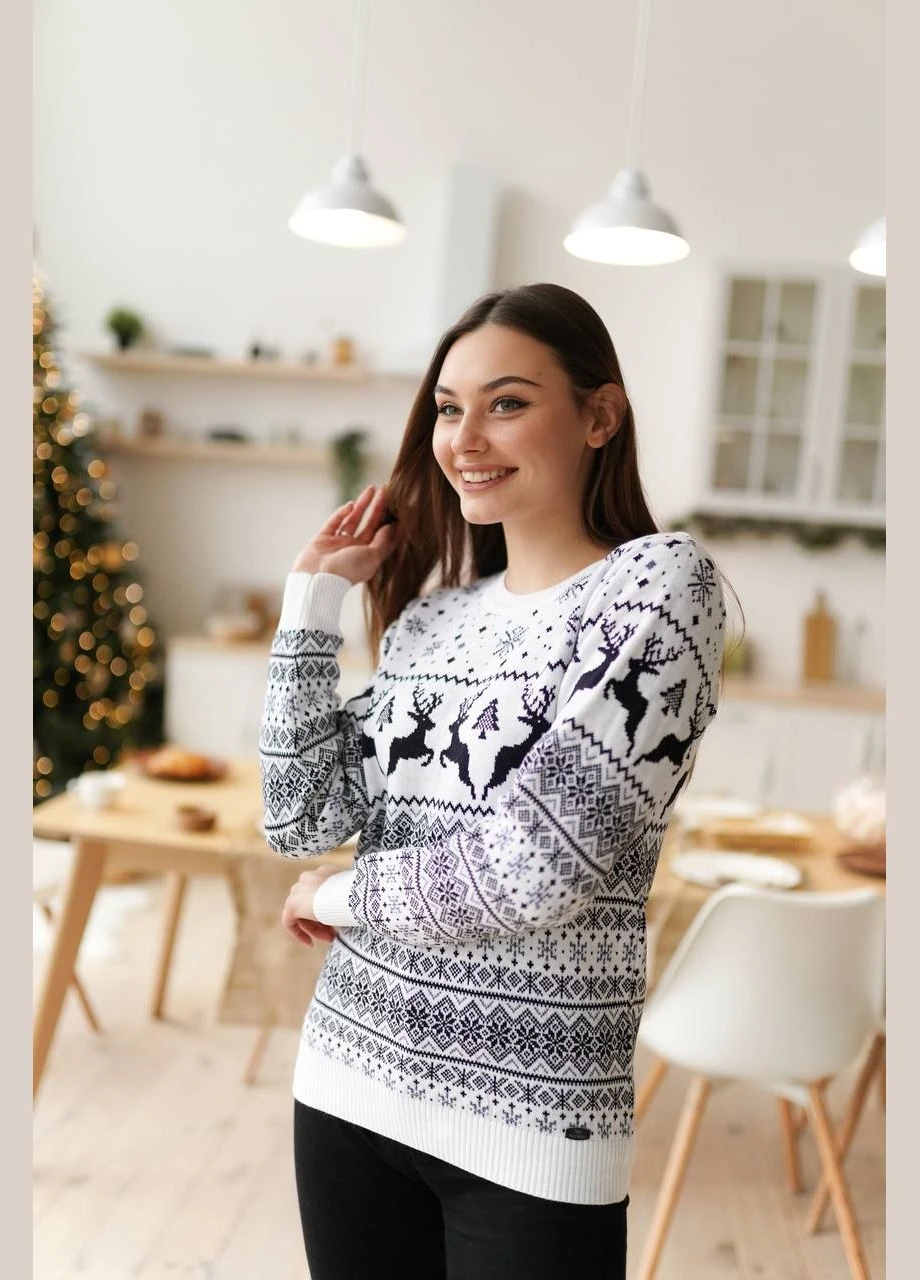 Белый демисезонный ❄️ свитер с оленями 🦌 не колется очень приятный к телу No Brand