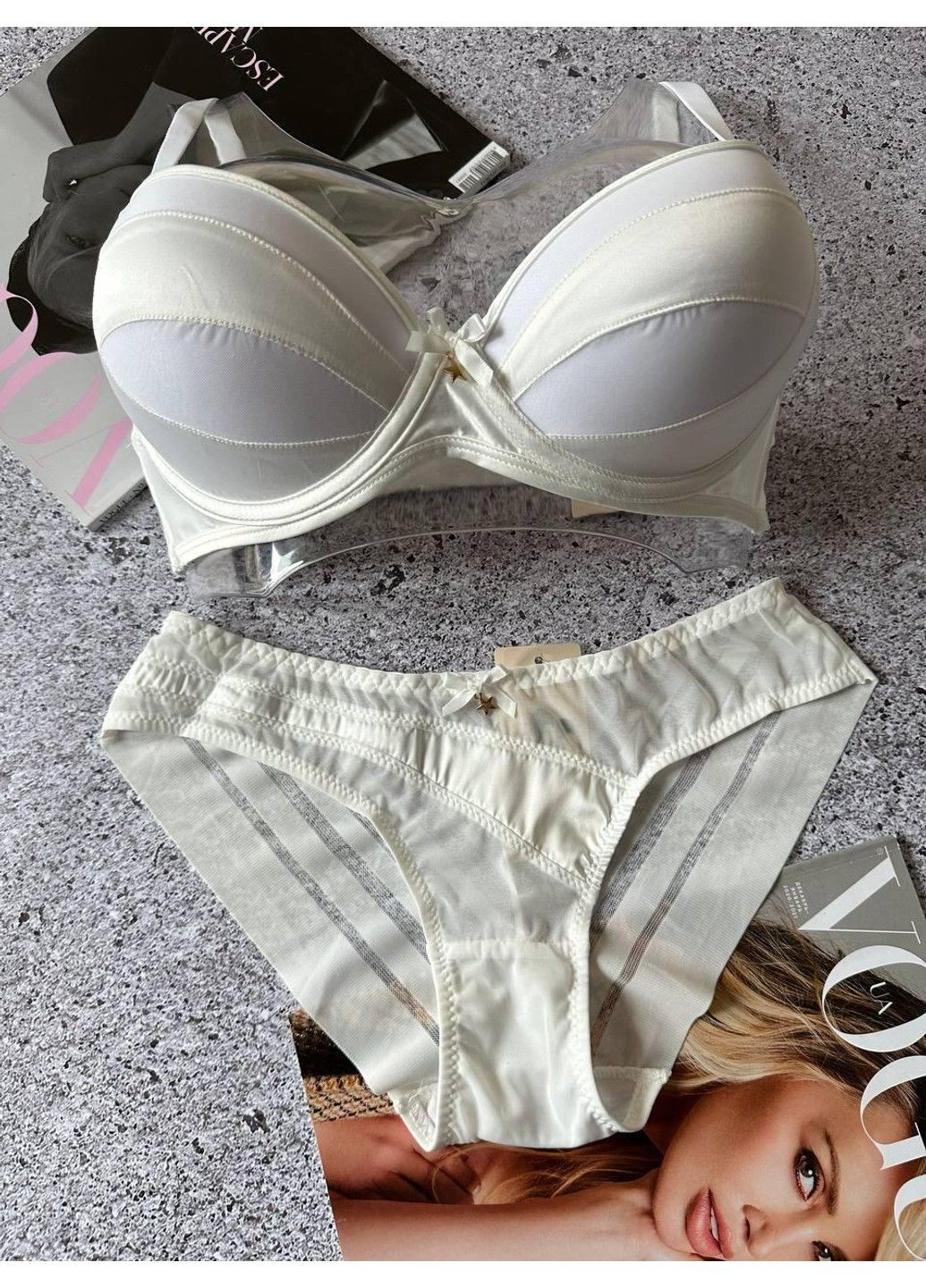 Белый женское нижнее белья на 3 размер груди, трусики и бюстгальтер комплект белый Weiyesi