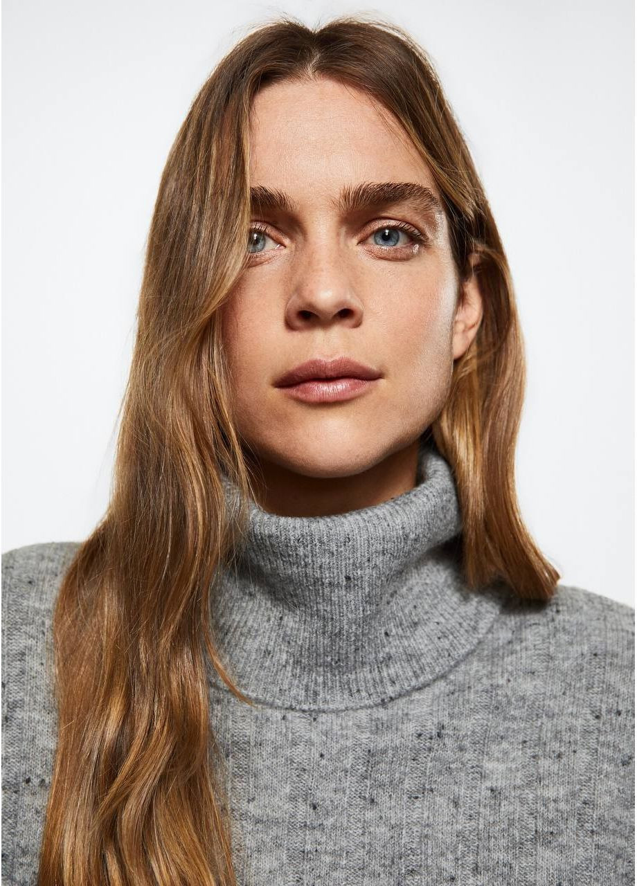 Сірий светр Mango