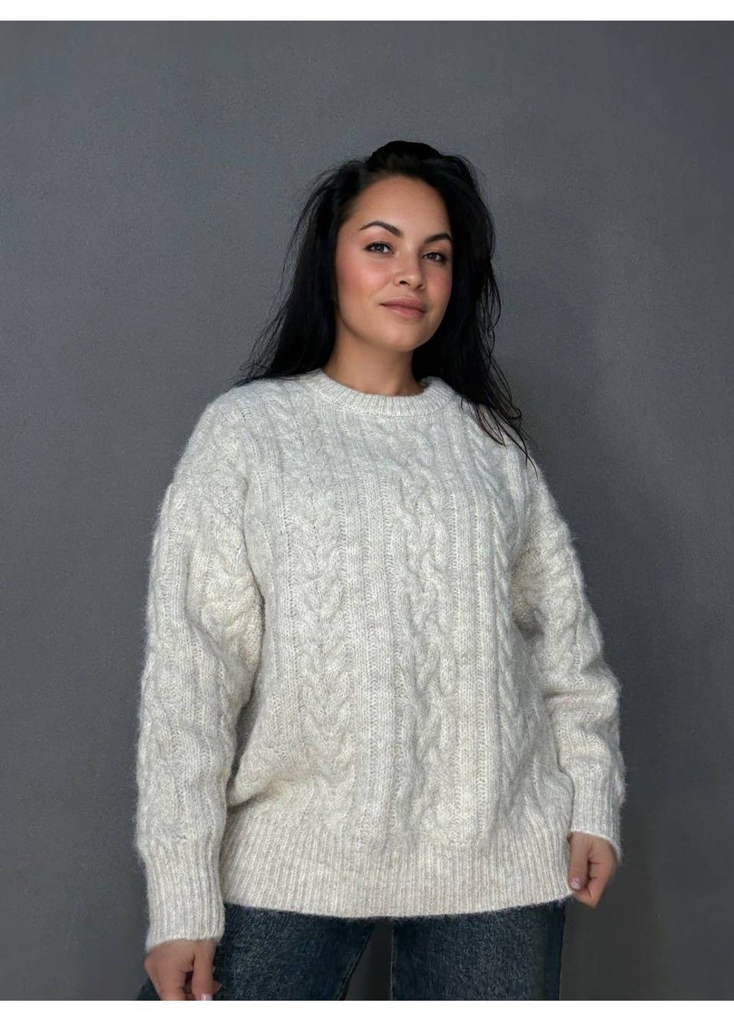 Молочний демісезонний светр жіночий a-n 3324 оверсайз крупна в’язка букле коси довгий one size No Brand