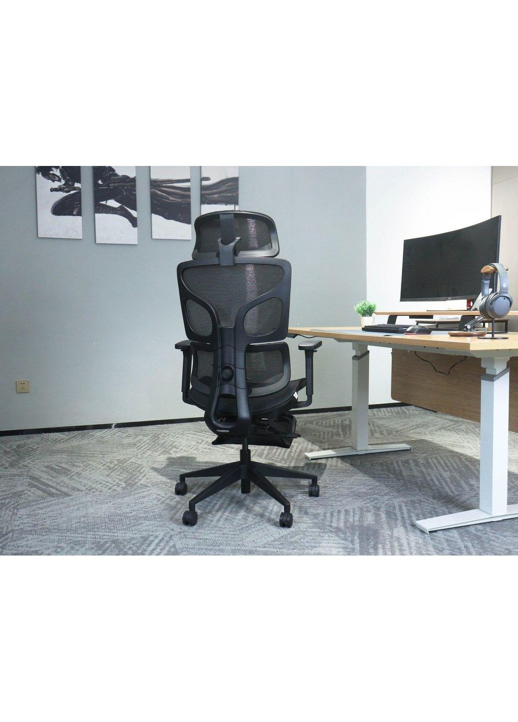 Крісло поворотне MARKUS F чорна сітка/чорний каркас з підставкою для ніг Intarsio (367253573)