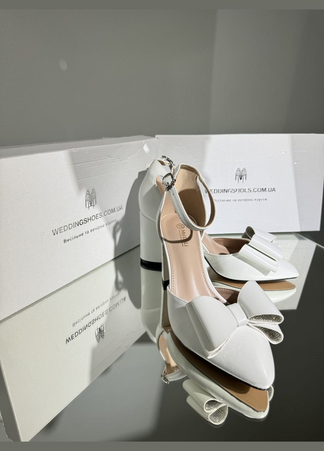 No Brand Весільні шкіряні жіночі туфлі з бантами - Білий колір білий з штучна шкіра, — літо (322414680)