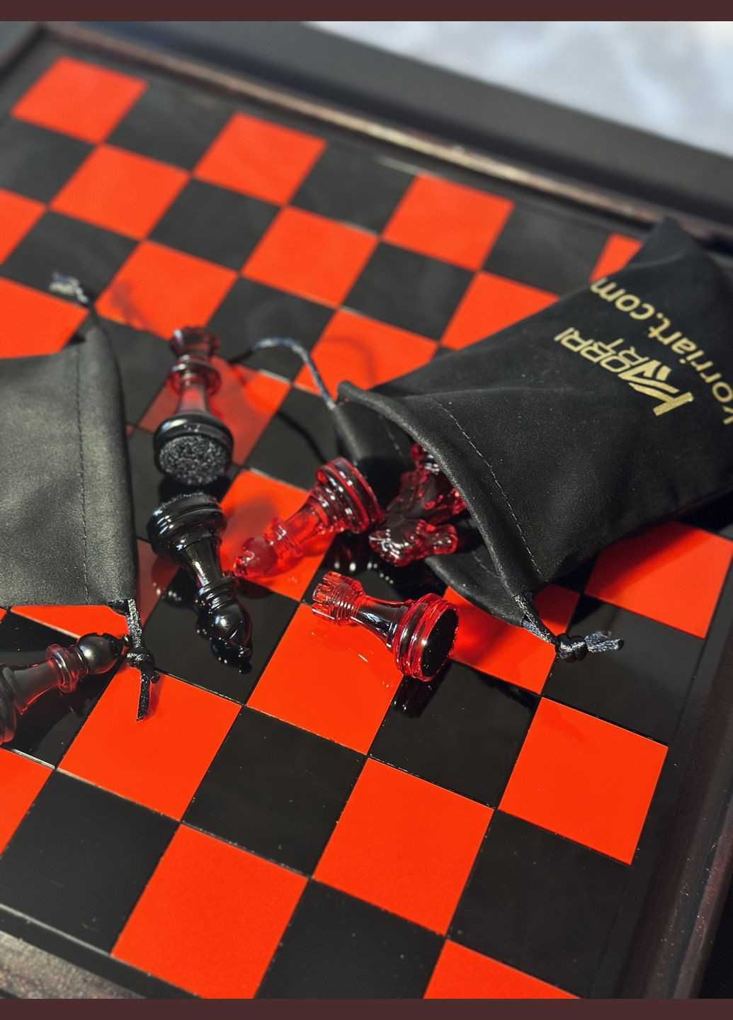 Шахматы из эпоксидной смолы красно-черные КРАСНЫЙ БАРХАТ KorriArt (315492701)