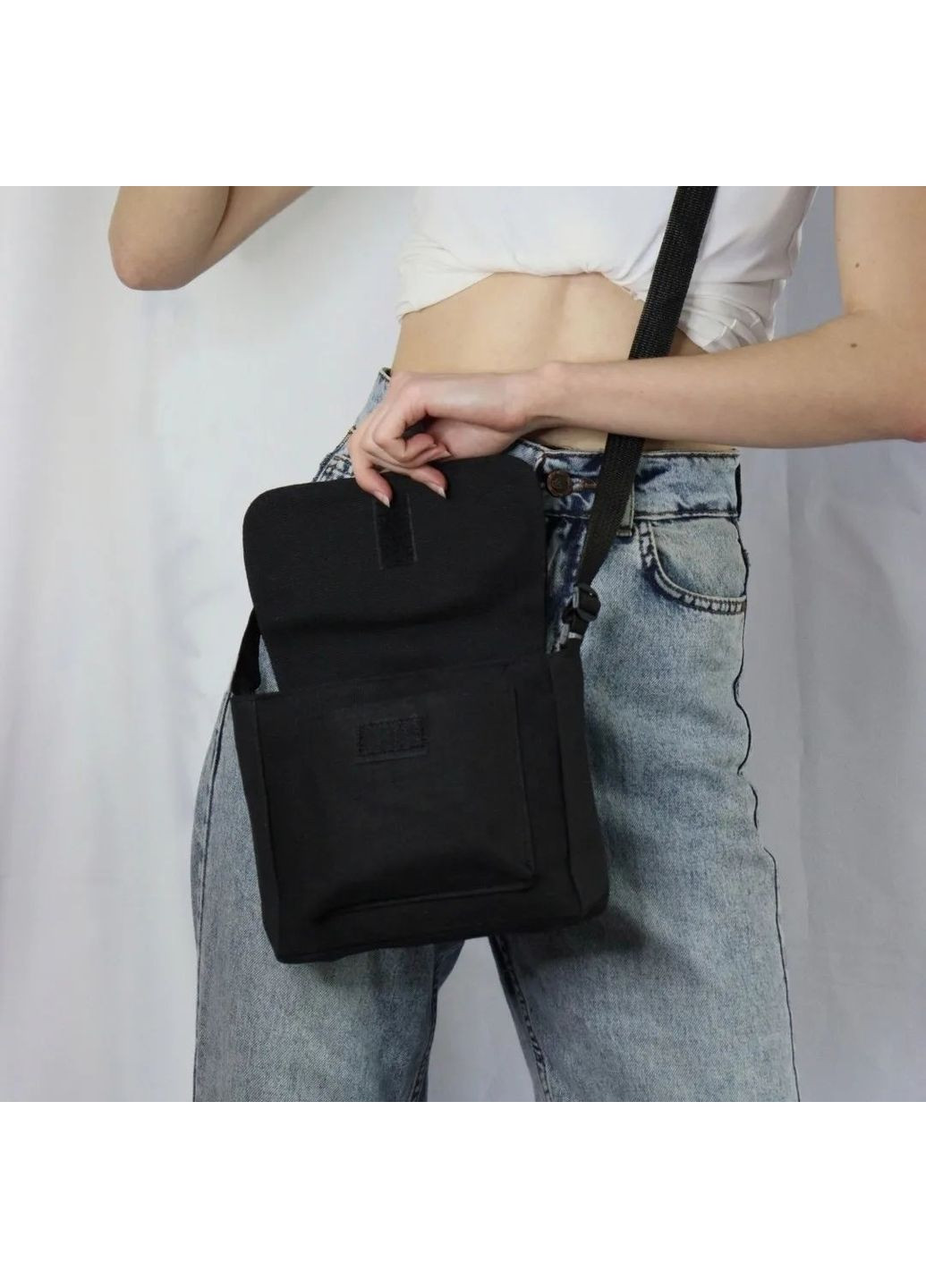 Чорна сумка через плече на блискавці вмістовна з ромашкою шопер сучасний корейський стиль крос-боді з квіткою однотонна indiekid No Brand (364134950)