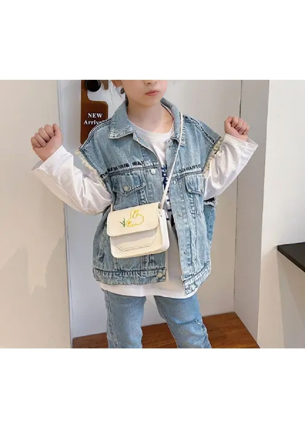 Дитяча сумочка з клапаном на магніті через плече штучна шкіра з малюнком кролика 13х14х5 см (479625-Prob) Бежева Unbranded (322547985)