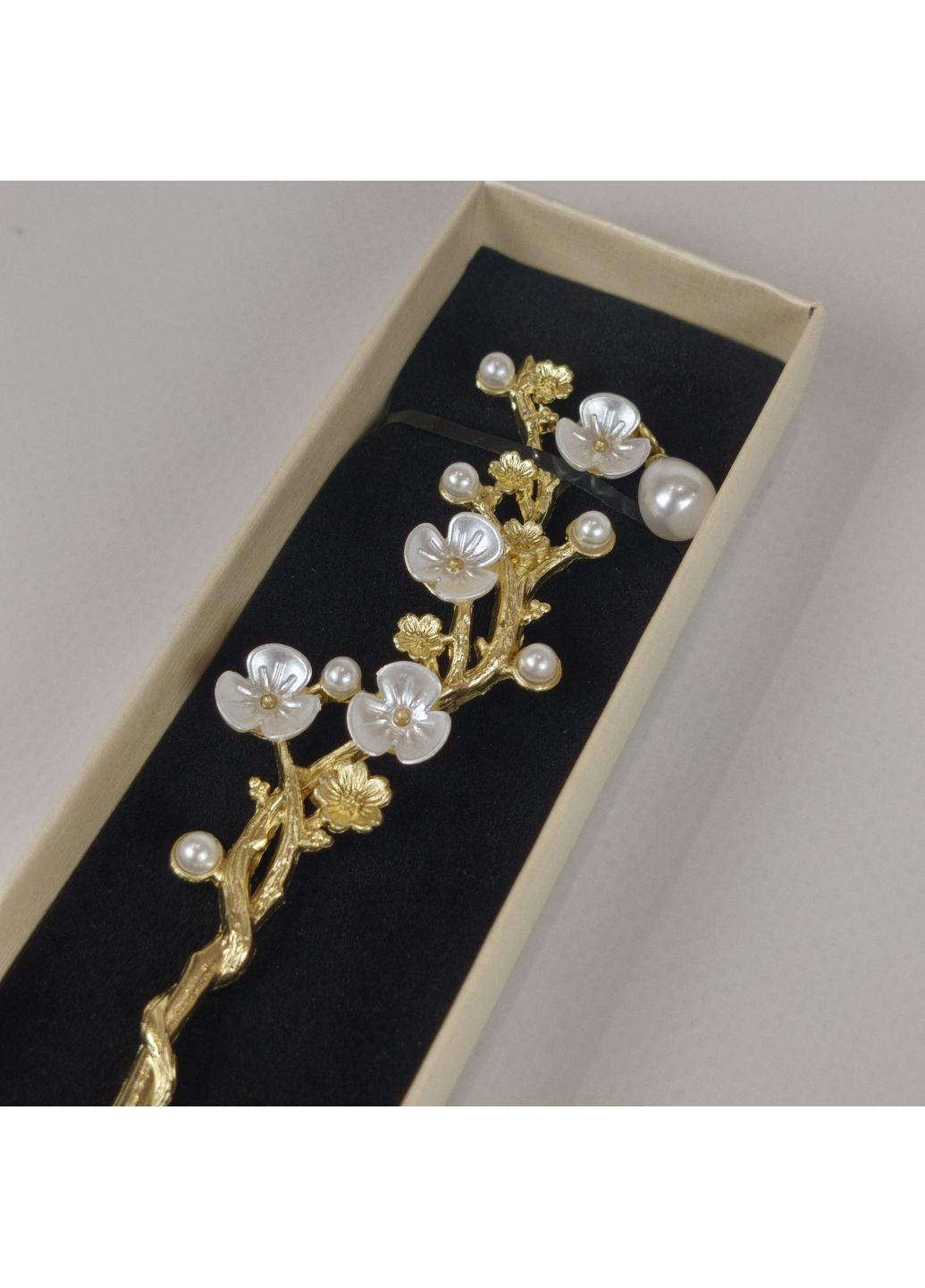 Паличка-шпилька для волосся Літні квіти в чорній подарунковій коробці золотиста No Brand (362135505)