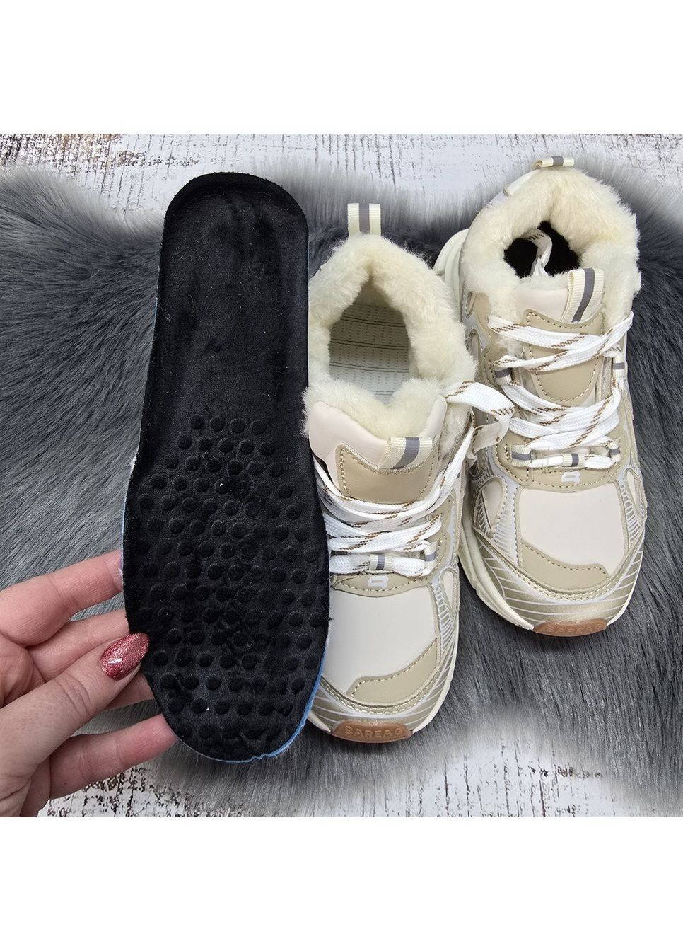 Зимние ботинки женские зимние violeta бежевые с искусственным мехом на платформе Fashion из искусственной кожи