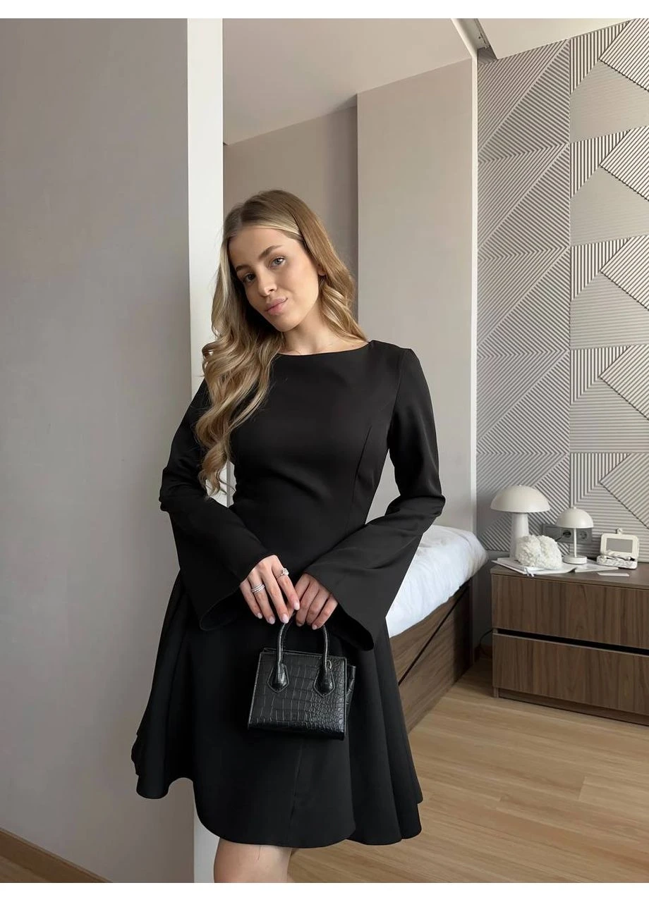 Чорна сукня кліш із костюмної тканини Fashion