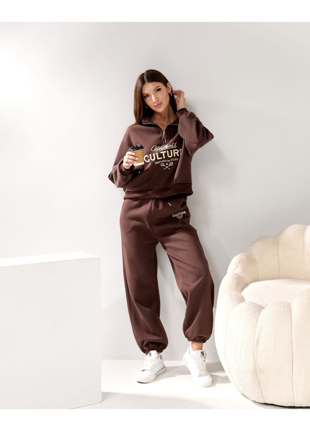 Жіночий трикотажний спортивний костюм коричневий No Brand (371591751)