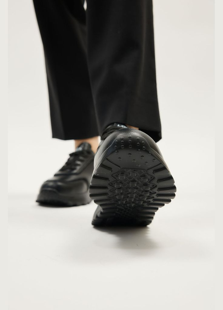 Чорні осінні кросівки 185169 Lonza