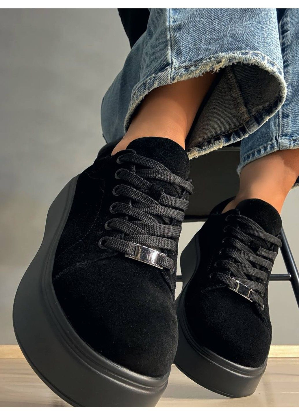 Чорні кеди жіночі hengji 537-8 замшеві на платформі чорні No Brand