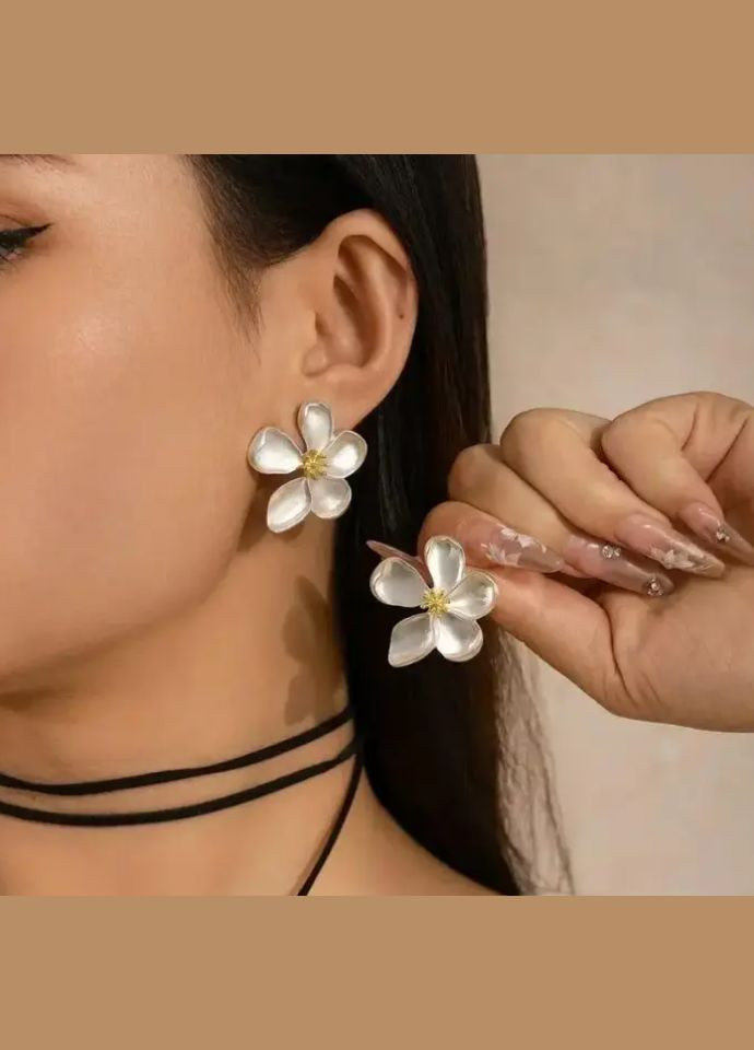 Серьги с большими цветами, серьги с золотыми перламутровыми цветами, серьги с цветочками, серьги "цветы", золото, подарок Fashion Jewelry (339870335)