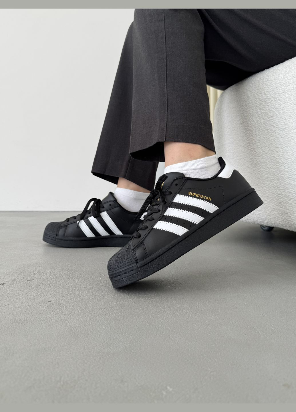 Черные демисезонные кроссовки мужские и женские adidas superstar black | адидас суперстар черные No Brand
