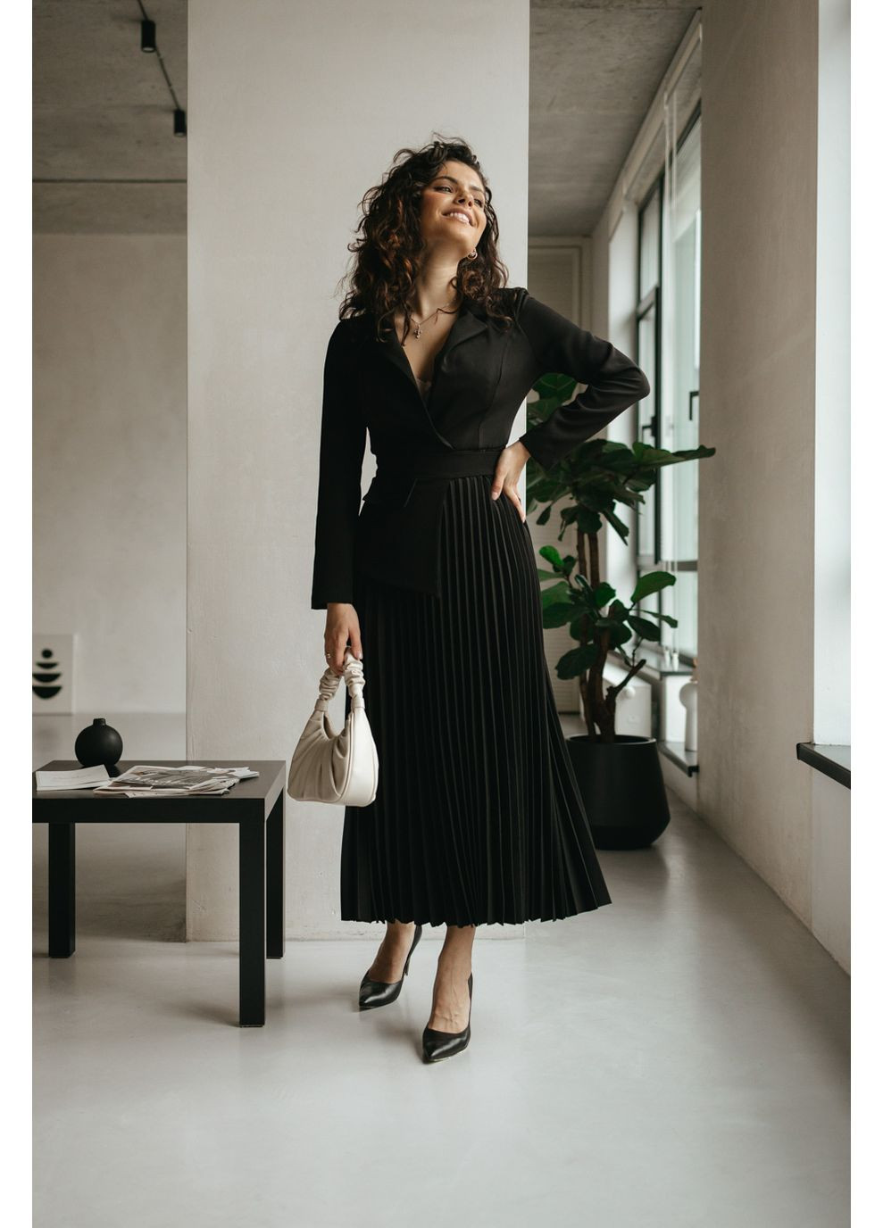 Чорна сукня 2030.5294 Seventeen