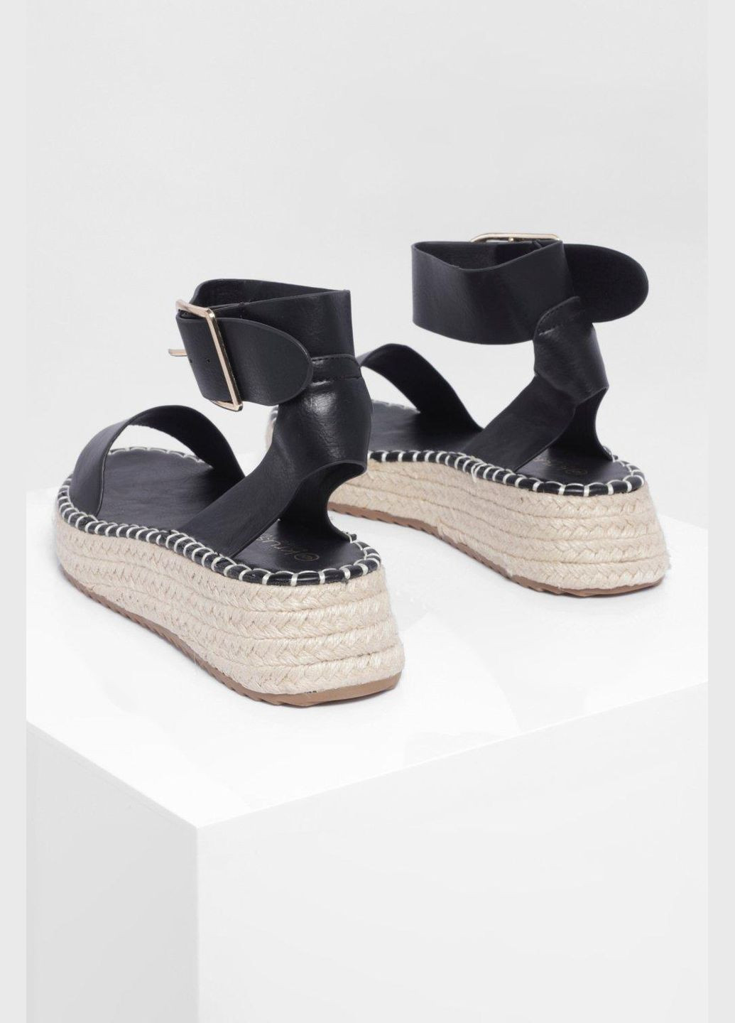 Черные босоножки на платформе Boohoo