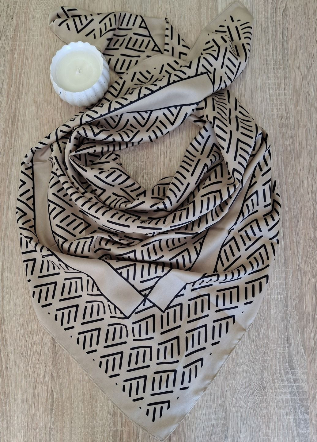 Жіноча Шовкова хустка «Лінії» No Brand (324622202)