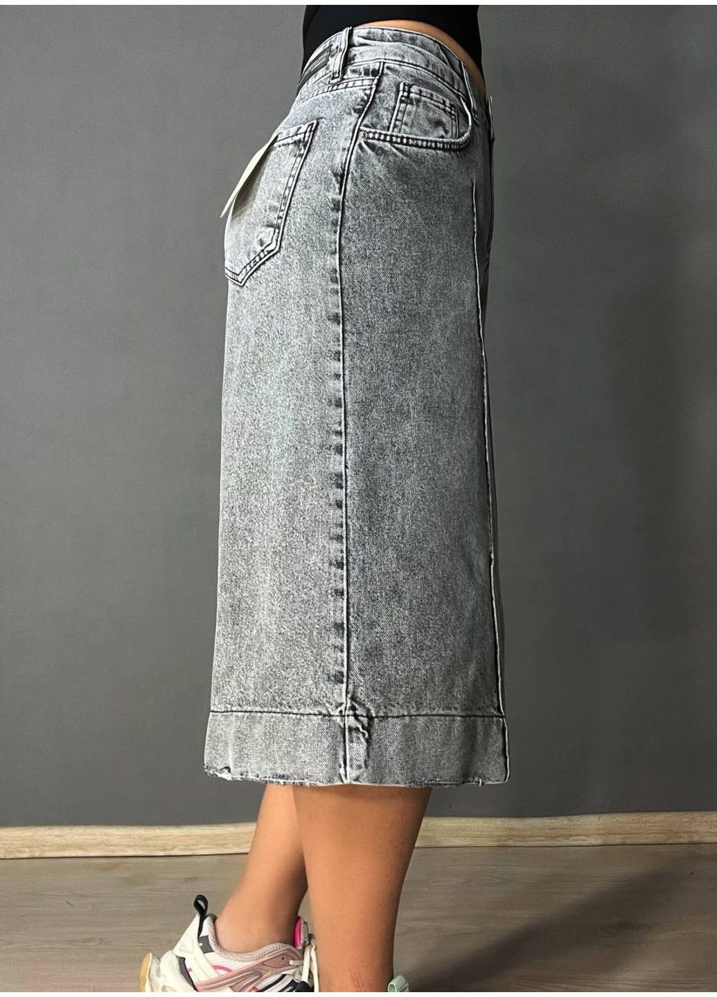 Шорты женские джинсовые 391 бермуды длинные с манжетами и стрелкой серые Sherocco (335054252)