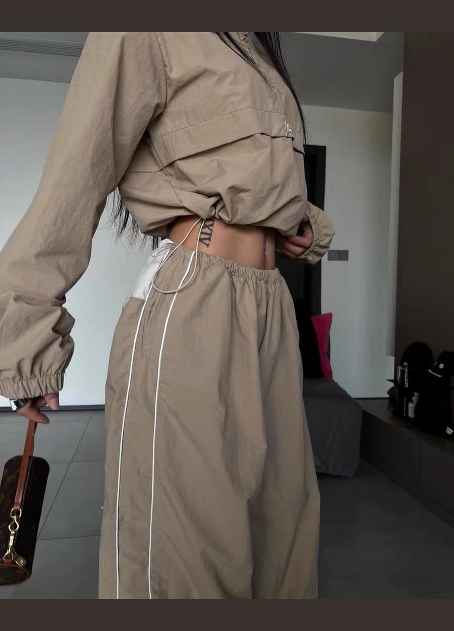 Женский стильный костюм бежевый комплект кофта с брюками плащевка лето стильный трендовый в корейском стиле No Brand костюм (284282614)