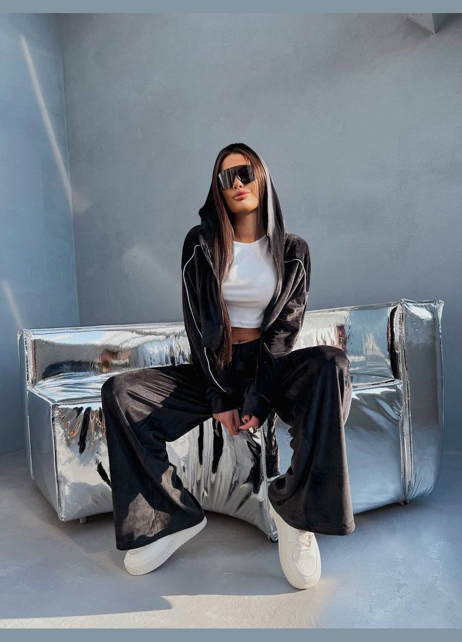 Жіночий спортивний костюм з капюшоном. Україна (331605983)