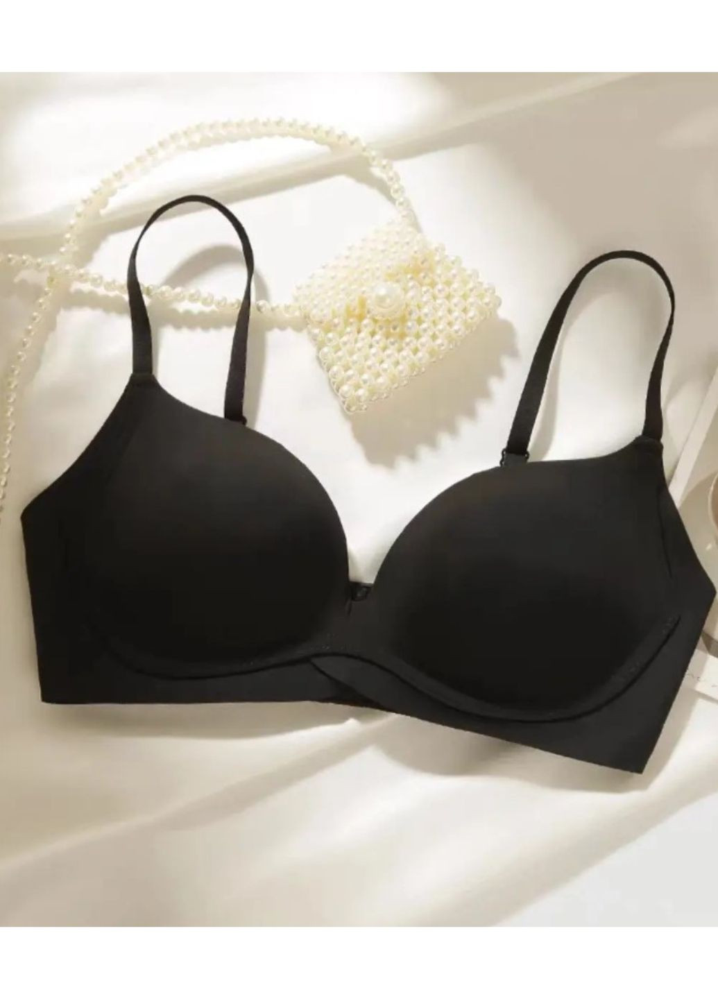 Чёрный бралетт гладкий бюстгальтер с формованными чашками без косточек light touch (1176-38) Macarena без косточек нейлон