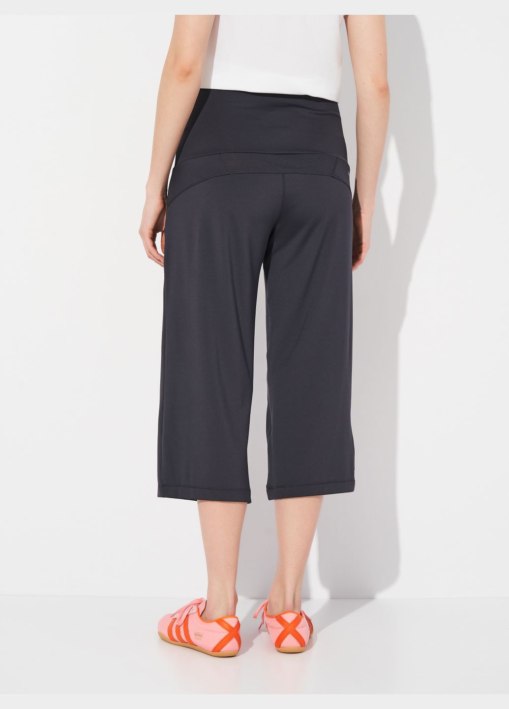 Серые летние спортивные капри adidas