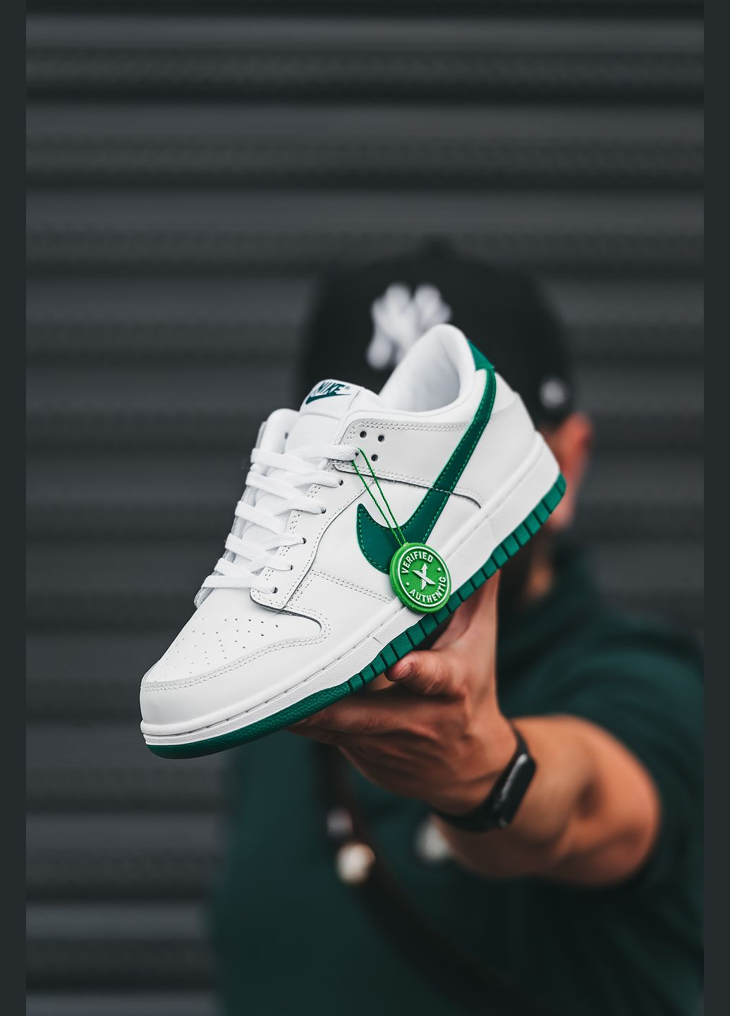 Белые демисезонные кроссовки мужские Nike SB Dunk Low Green Noise