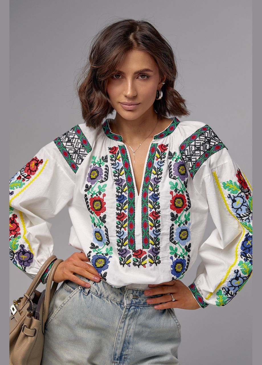 Женская вышиванка с цветами крестиком Lurex (282396942)