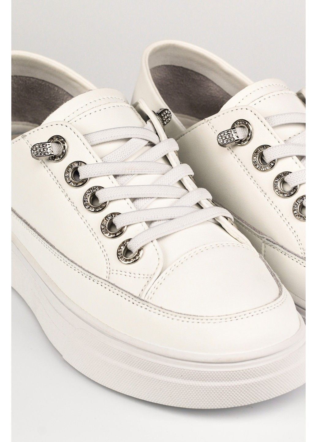 Білі осінні жіночі кросівки 1100186 Buts