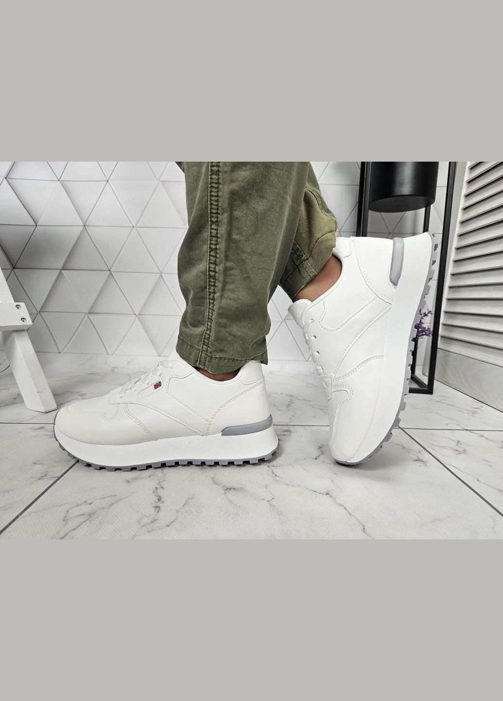 Кроссовки белые на тракторной подошве классика No Brand белые (322650759)