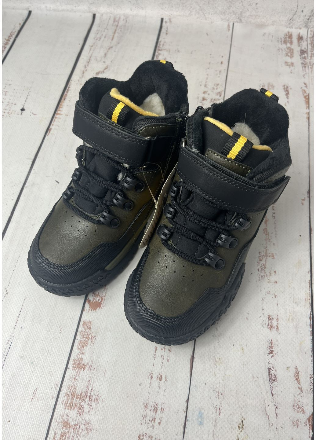 Темно-зеленые повседневные, кэжуал зимние ботинки зимние детские на мальчика темно-зеленый (416) Clibee