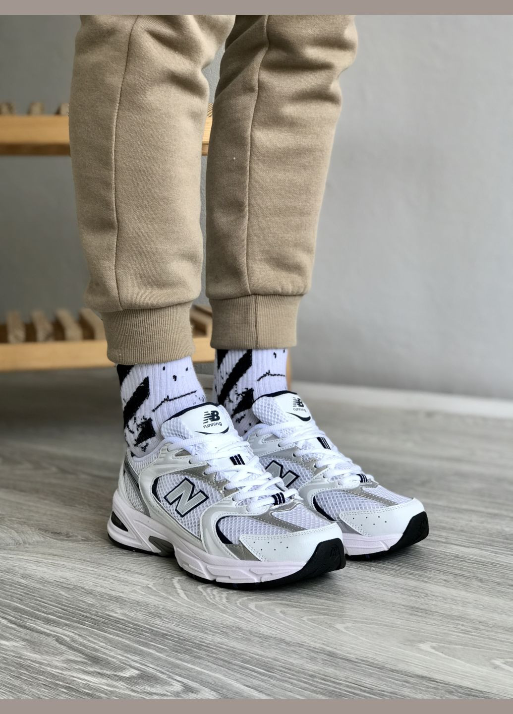 Білі Осінні кросівки чоловічі і жіночі No Brand 539 white silver | Нью Беланс 530