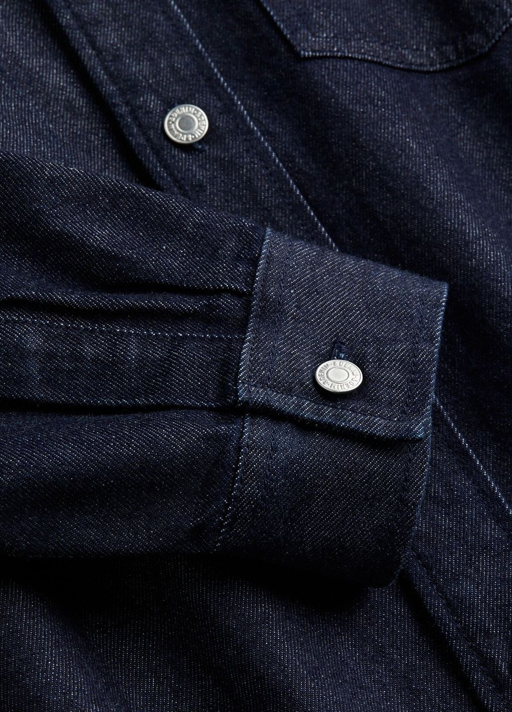 Темно-синяя джинсовая рубашка H&M