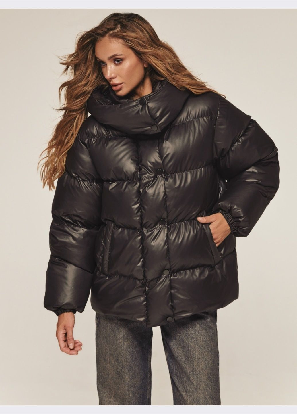 Чорна зимня пуфер чорного кольору зі знімним капюшоном Dressa
