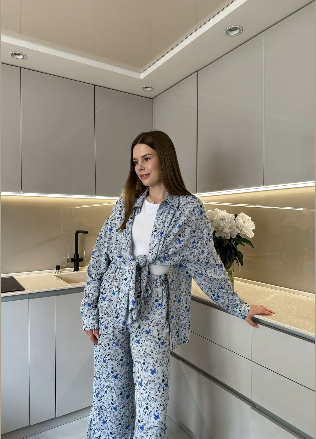 Серо-голубой рубашка с цветами HOCHUSOBITAKE