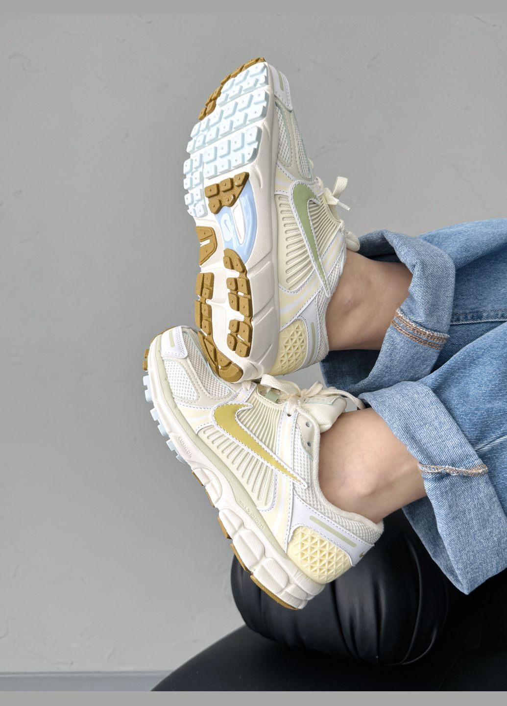 Кросівки жіночі Nike Zoom Vomero 5 White Beige | Найк Аір Зум Вомеро 5 білі No Brand білі демісезони (341551516)